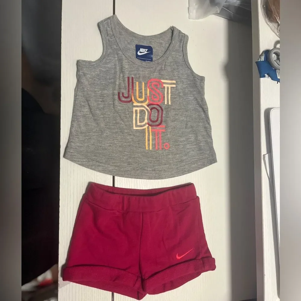 Nike Girls Shorts Set 12M - Picture 2 of 5
